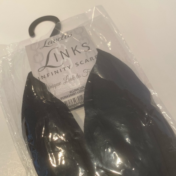 NWT Bundle of 2 Infinity Scarves - Picture 2 of 5